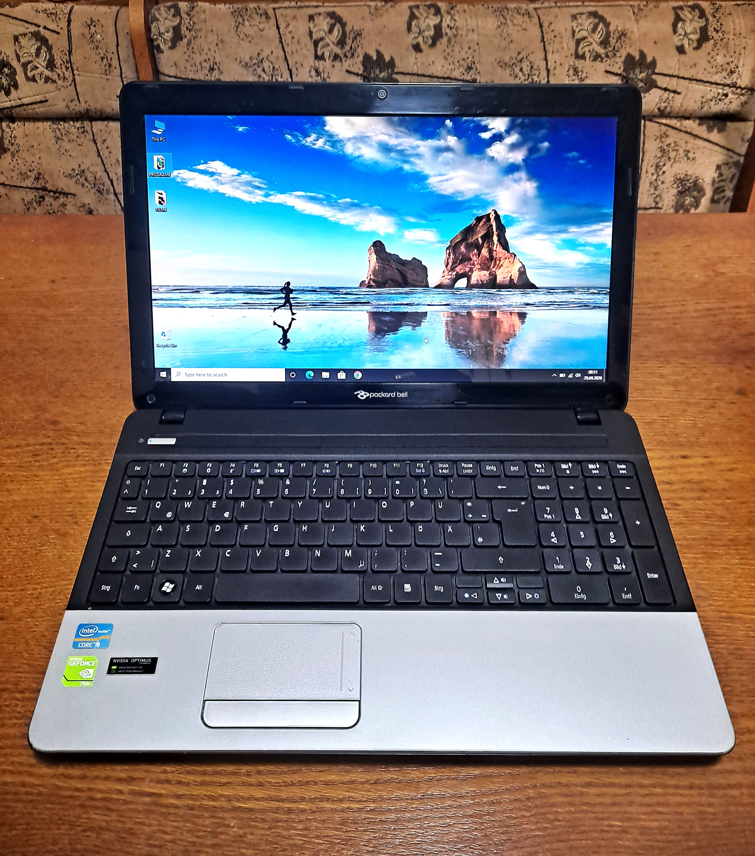 Vand laptop Packard Bell EasyNote--Intel Core i5-2430M @ 2.40GHz--8GB RAM--750GB HDD--NVIDIA 2 GB